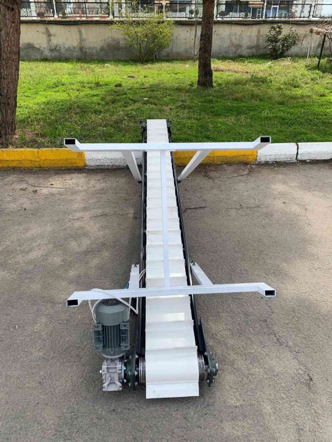 Çiftçilere makine desteği