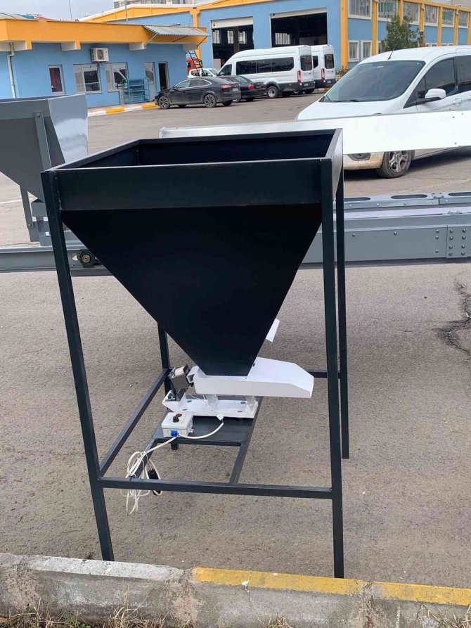 Çiftçilere makine desteği