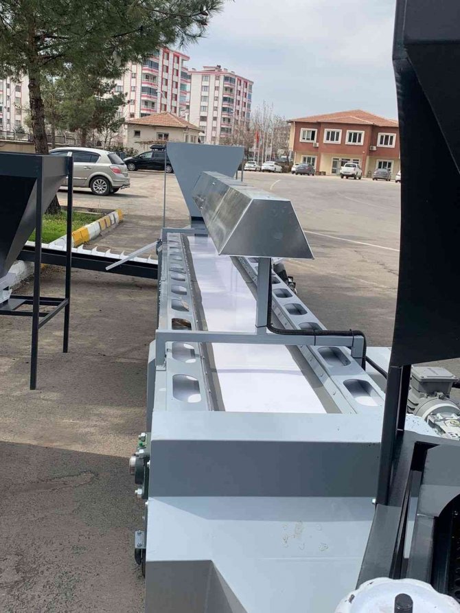 Çiftçilere makine desteği