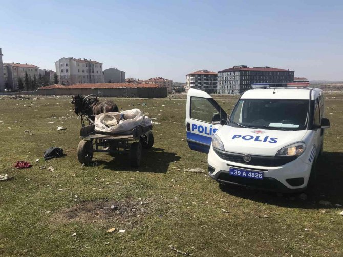 Hırsızlık şüphelileri at arabasını bırakıp kaçtı