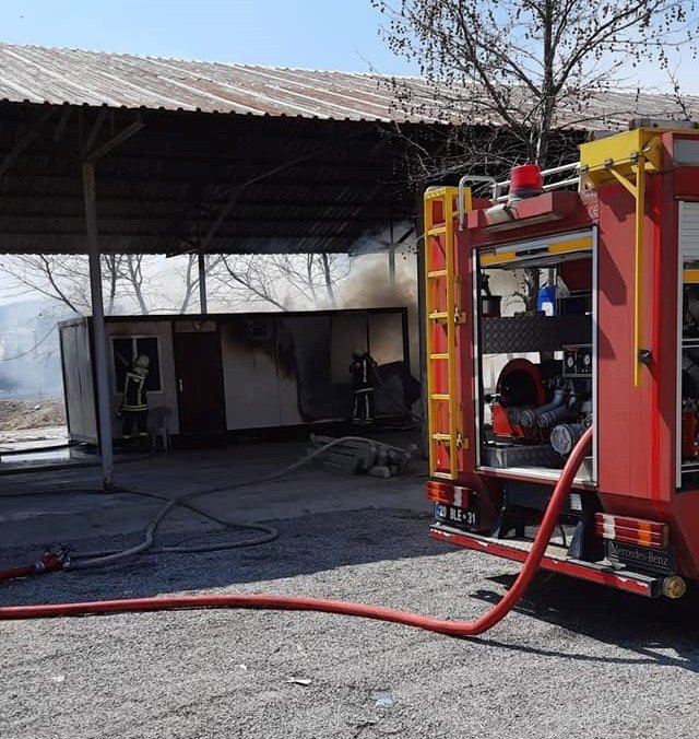 Hurdacı yangında hayatını kaybetti