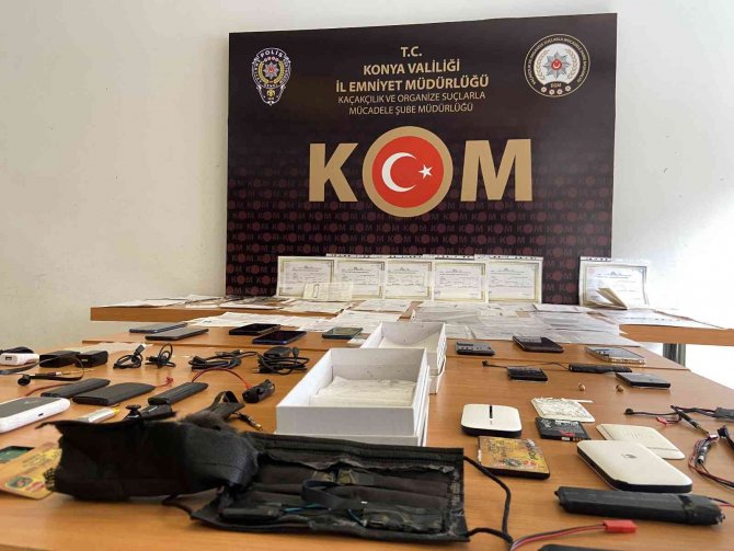 Konya'da sınavlara kopya düzeneği hazırlayan suç çetesi çökertildi