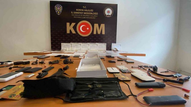 Konya'da sınavlara kopya düzeneği hazırlayan suç çetesi çökertildi