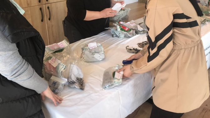 Yurt dışına kaçırılmak istenen Bizans dönemine ait 15 bin 751 sikke Kapıkule’de yakalandı