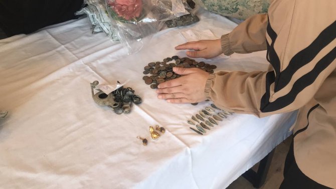 Yurt dışına kaçırılmak istenen Bizans dönemine ait 15 bin 751 sikke Kapıkule’de yakalandı