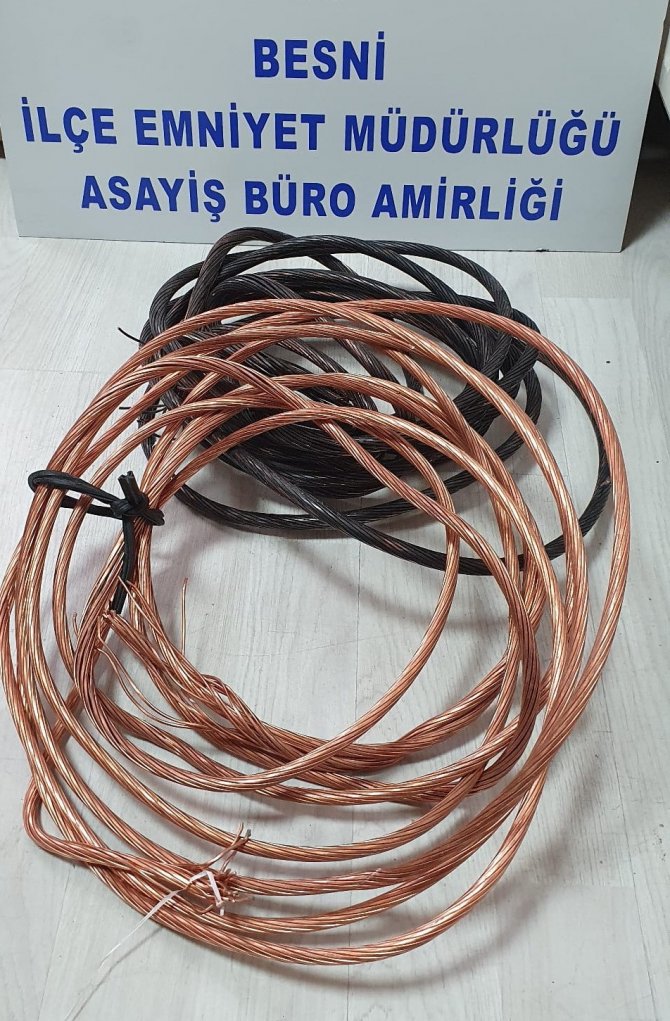 Besni’de bakır kablo hırsızı yakalandı