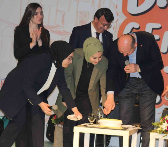 Cumhurbaşkanı Erdoğan, Vanlı gençlere telekonferans yöntemiyle hitap etti