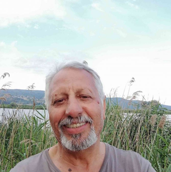 Emekli öğretmen, eşini öldürüp intihara kalkıştı