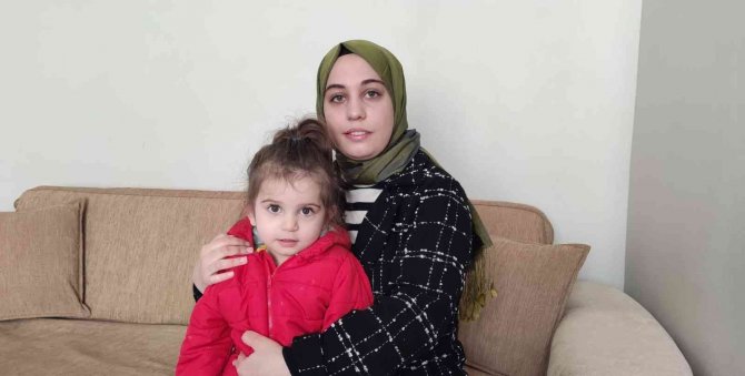 Aldıkları daireyi su bastı, eşyalar kullanılamaz hale geldi