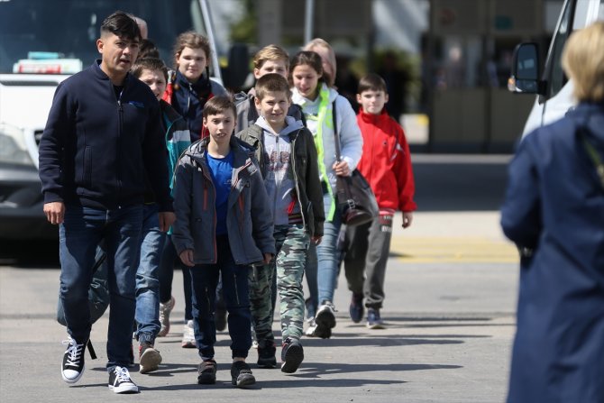 Ukrayna'dan tahliye edilen yetimler Antalya'da güvende hissediyor