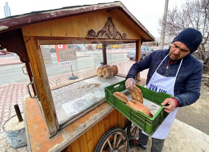 Bahçelerine kurdukları tandır geçim kaynakları oldu