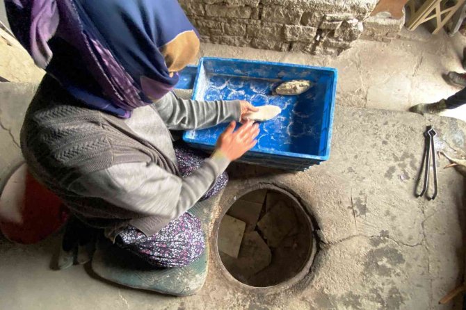 Bahçelerine kurdukları tandır geçim kaynakları oldu
