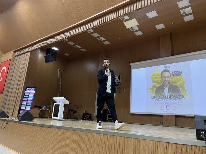 "YKS'yi kazandıracak taktikler" konulu seminer