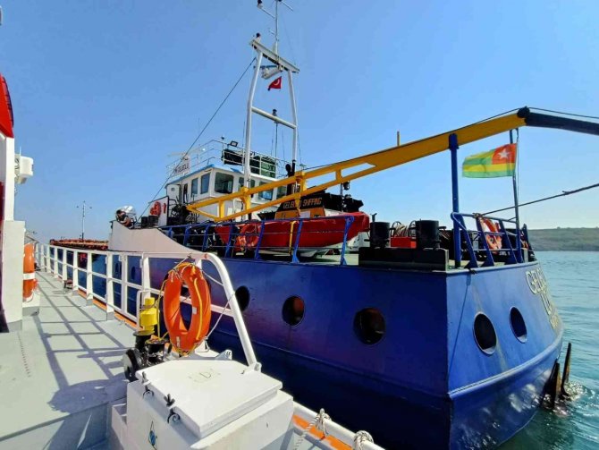 Karaya oturan gemi kurtarıldı