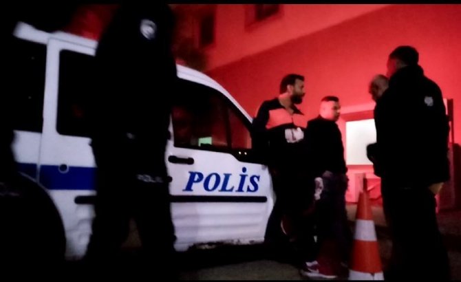 Kavgada içki şişeleri havada uçuştu: 4 yaralı