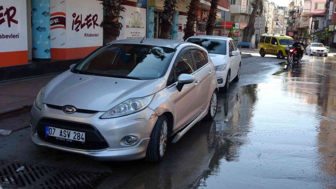 Kaza sonrası şelale gibi su aktı, bakan şaştı kaldı