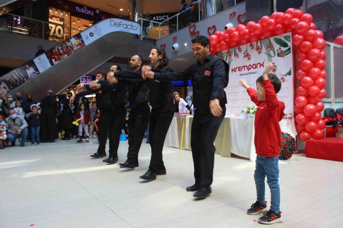 Kemençe sesine kayıtsız kalamadılar