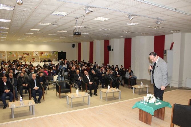 Yunak'ta "Rahmet iklimi ve nefis terbiyesi" konulu konferans düzenlendi