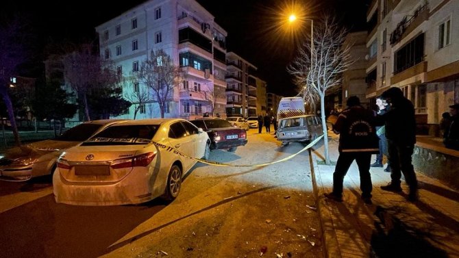 Polisten kaçan zanlılar kaza yapınca yakalandı