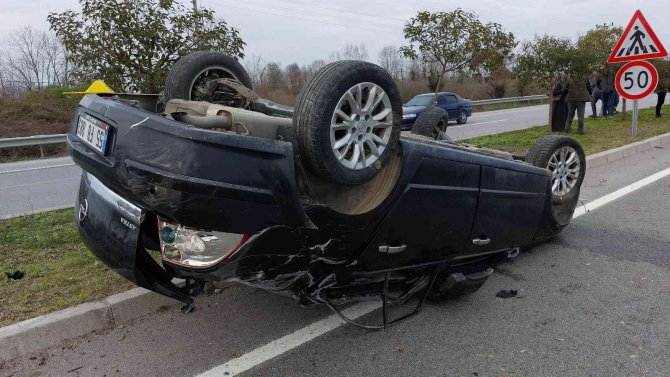 Takla atan otomobilin sürücüsü araçtan fırlayarak hayatını kaybetti