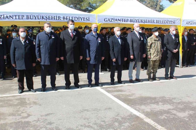 Trafik kazasında hayatını kaybeden polis ve eşi törenle memleketlerine uğurlandı