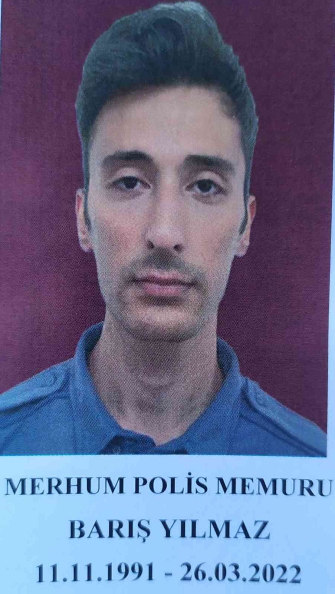 Trafik kazasında hayatını kaybeden polis ve eşi törenle memleketlerine uğurlandı