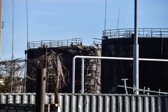 Vurulan yakıt deposu yangın sonrası görüntülendi