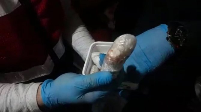 Yabancı uyruklu şahıs evinde 100 bin liralık uyuşturucu ile yakalandı