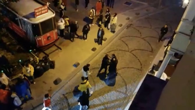 Yol kapatan magandalara polis müdahale etti