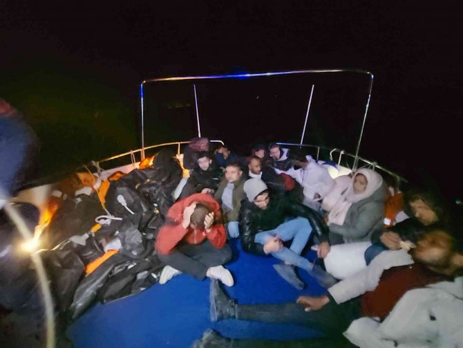 14 düzensiz göçmen kurtarıldı