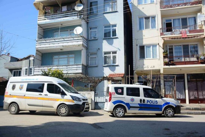 2. kattaki evinin balkonundan düşen kişi yaralandı