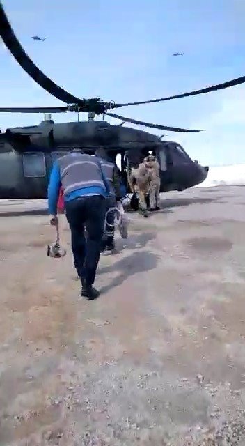 Ekipler helikopterle bölgeye ulaşarak elektrik arızasını giderdi