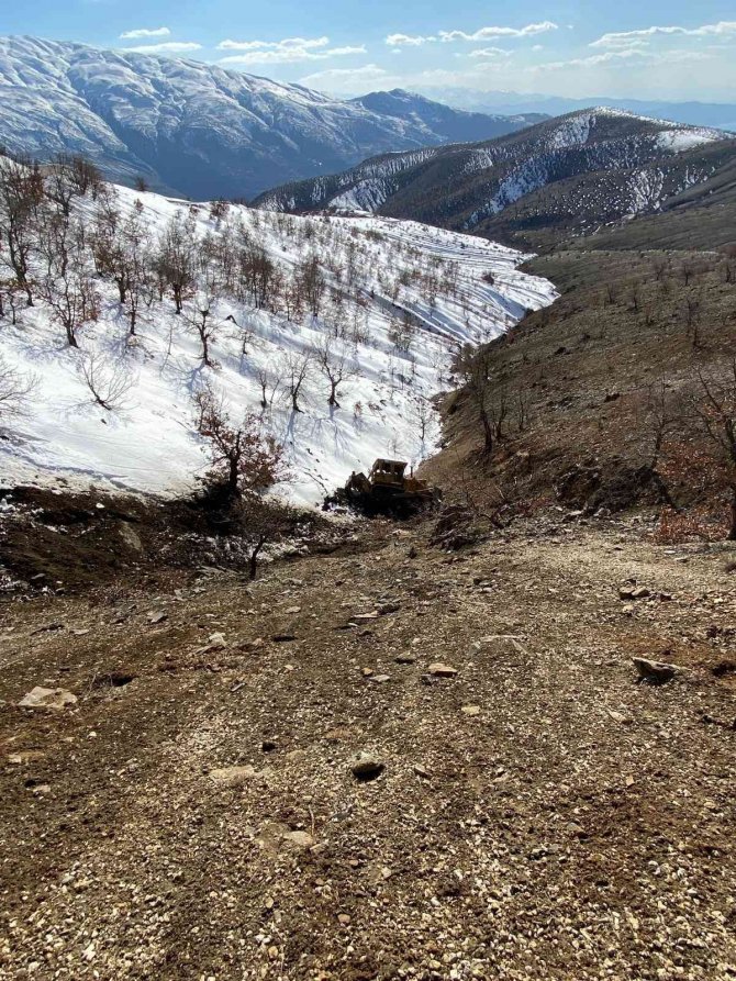 Elazığ’da dozer uçuruma yuvarlandı: 1 ölü