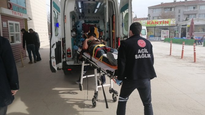 İnşaatın 3. katından düşen kalıp ustası ağır yaralandı