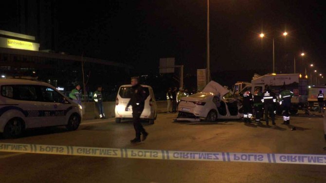 Kadıköy E5 Karayolunda katliam gibi kaza: 1 ölü 1 yaralı