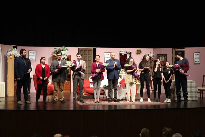 Sanatseverlerden oyuna büyük ilgi