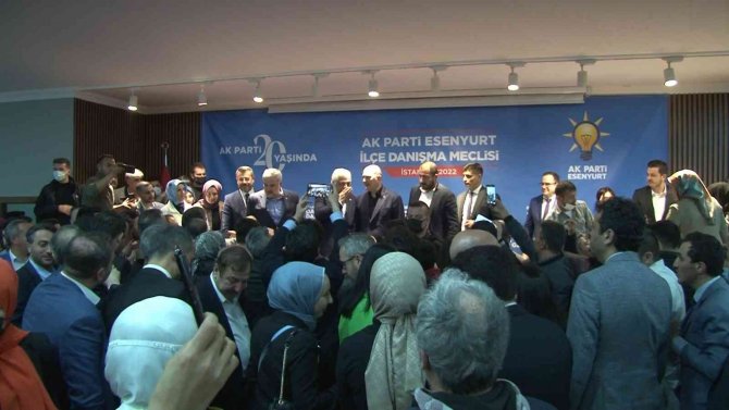 Soylu, partililerle bir araya geldi