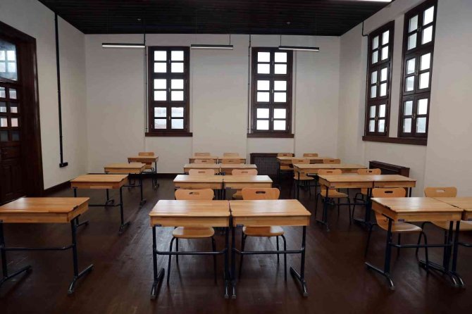 Taş Mektep müze ve akademi olarak yaşatılacak