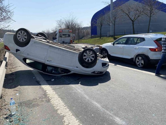 TEM otoyolunda cipin tekerine vuran otomobil takla attı: 1 yaralı