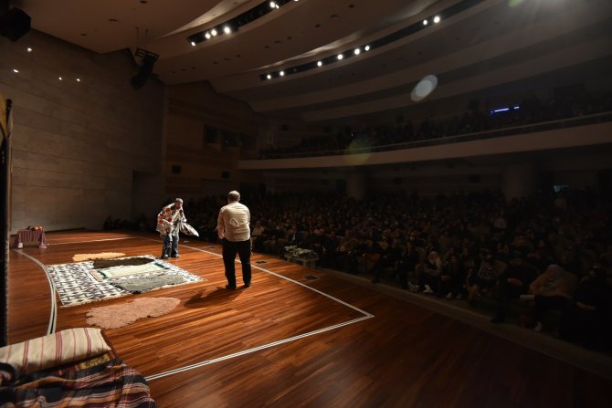 “Ziyafet Sofrası” oyunu, Konyalı tiyatro severlerle buluştu