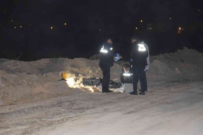 24 yaşındaki genç ölü olarak bulundu