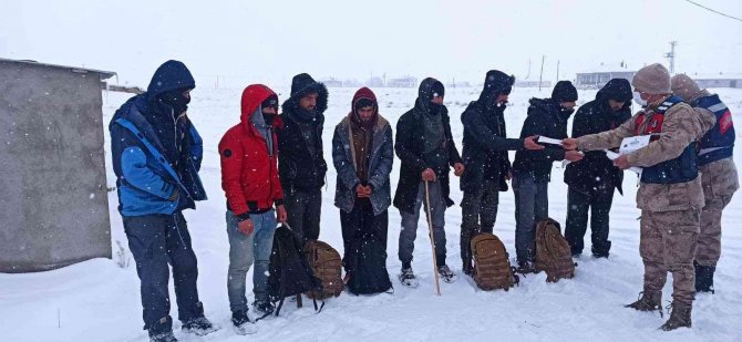 3 ayda bin 192 göçmen yakalandı