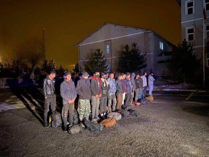 3 ayda bin 192 göçmen yakalandı