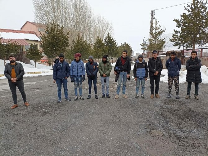 3 ayda bin 192 göçmen yakalandı