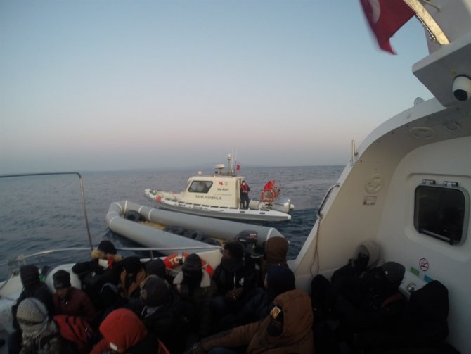 30 düzensiz göçmen kurtarıldı