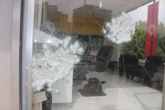 Silahlı saldırıya uğrayan berber yaralandı