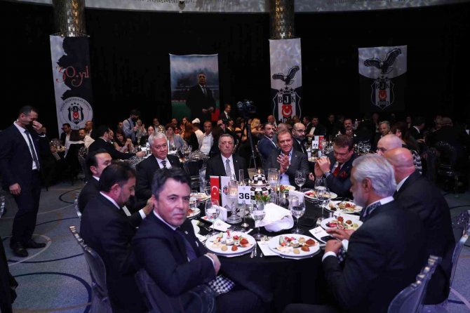 Ahmet Nur Çebi: "Ya futbolcularımız patlayacak ya da kupalara doğru yelken açacağız"