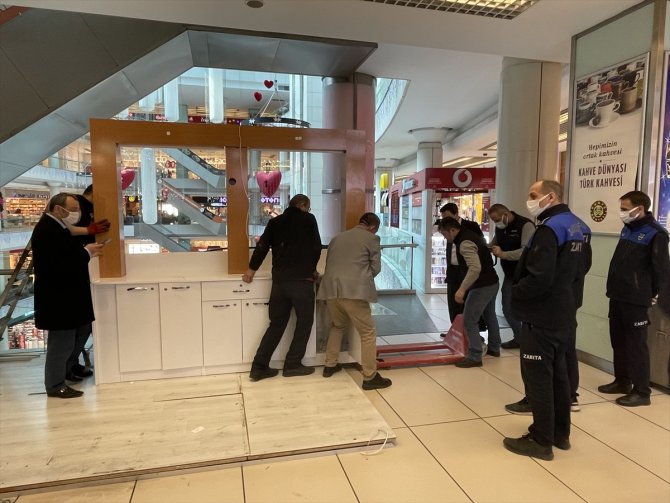 İzinsiz kurulan diş beyazlatma standı kaldırıldı