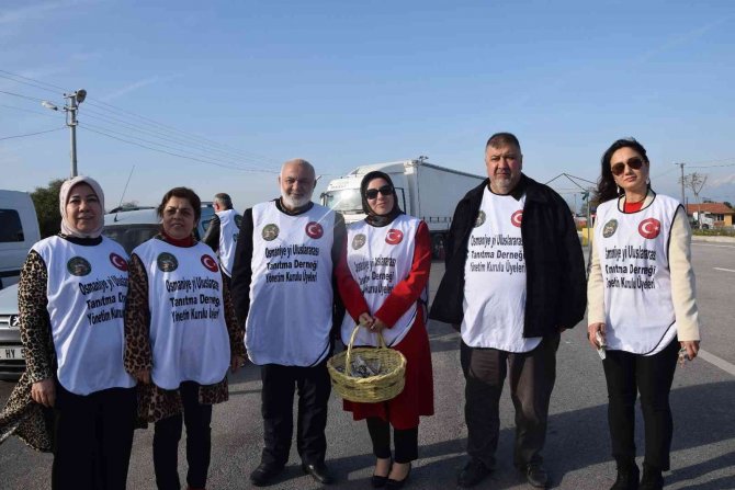 Araç sürücülerine 5 bin paket Osmaniye fıstığı dağıtıldı