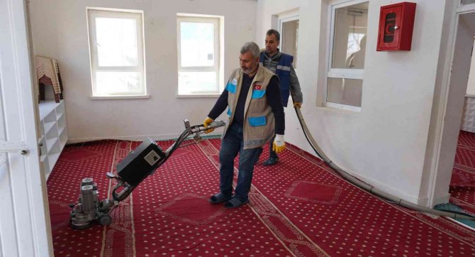 Camilerde Ramazan hazırlığı